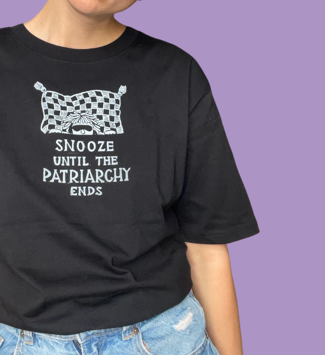 Nachhaltiges Linoldruck Shirt aus Biobaumwolle gegen das Patriarchat.